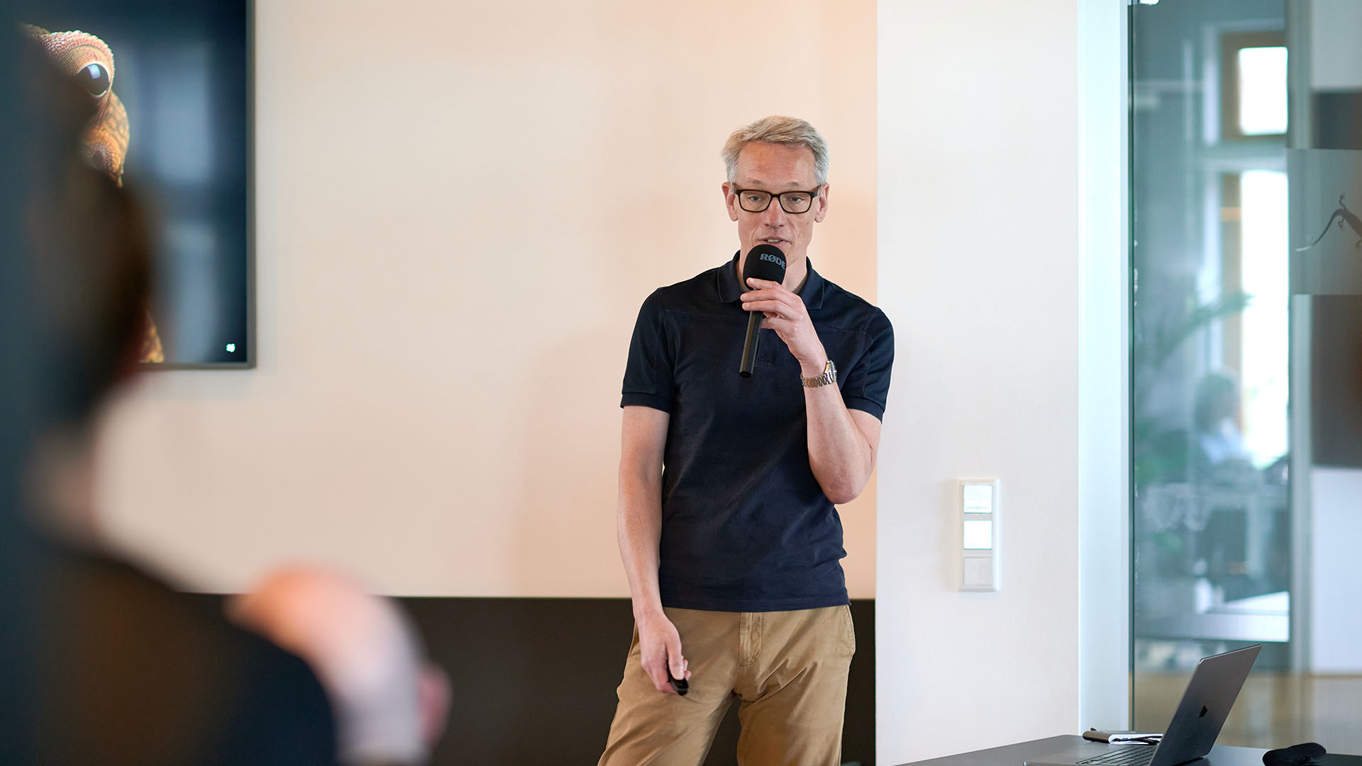 Jakob Maser bei einem Vortrag