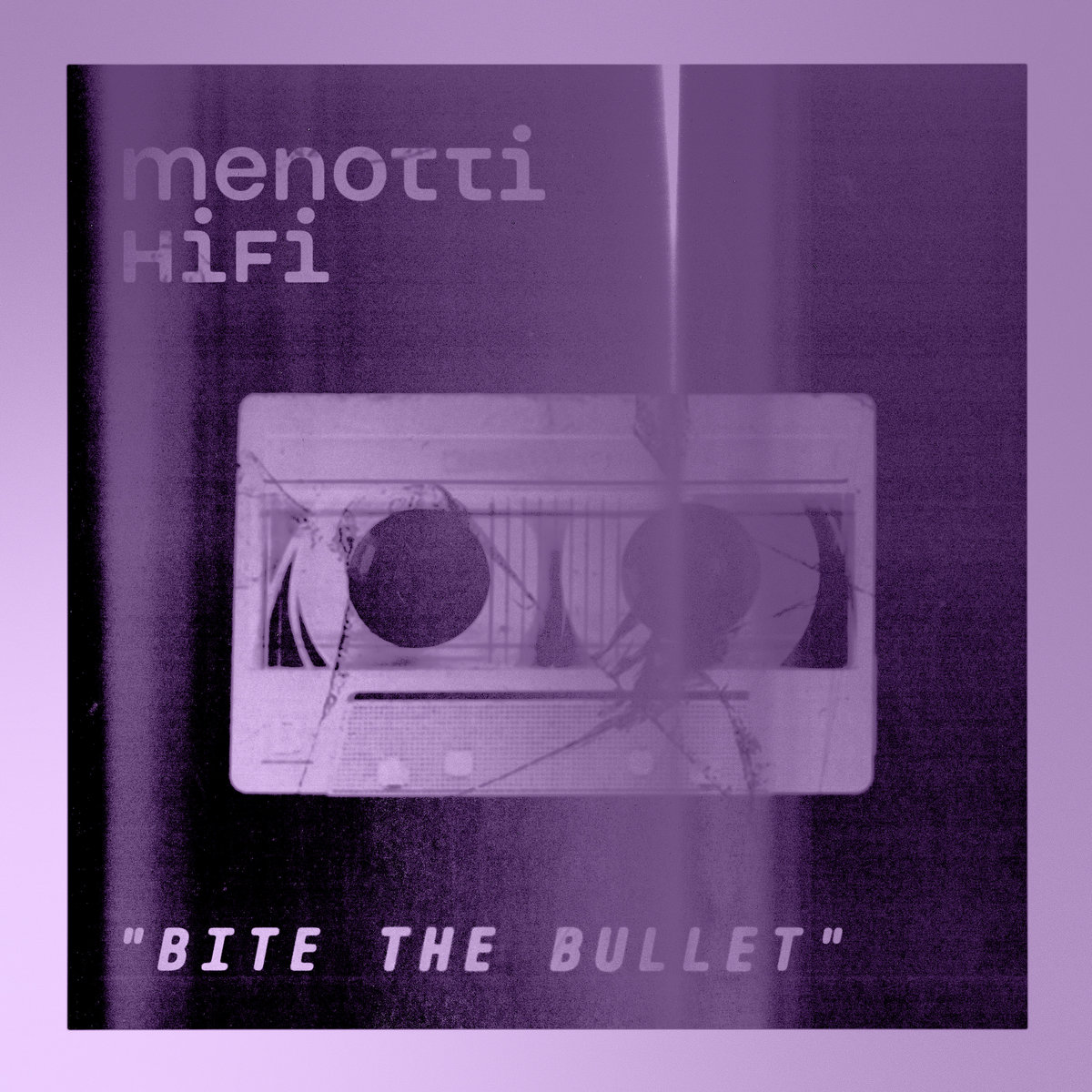 Singlecover „Bite the Bullet“ von menotti HiFi: Transparente Audiokassette vor dunklem, körnigem Hintergrund in monochromen Lilatönen. Oben links der Bandname, unten links der Titel.