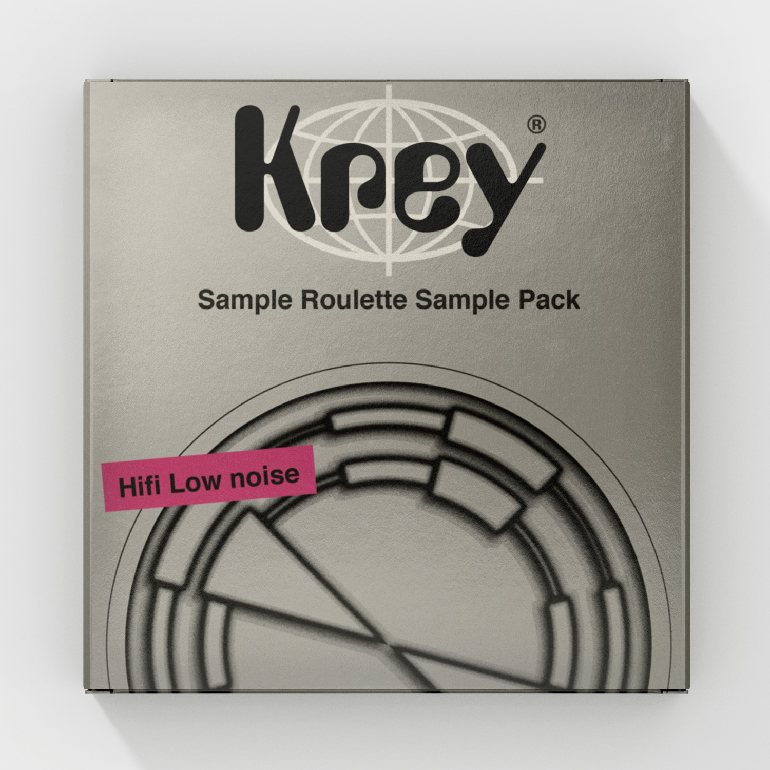 Quadratisches Cover für das „Sample Roulette Sample Pack“ von Krey. Auf silbergrauem Hintergrund steht oben ein großes schwarzes Krey-Logo vor einer weißen Weltkugel. Darunter ein angeschnittenes, schwarz-weißes Roulette-Symbol mit kreisförmigen Segmenten. Ein schräg gesetzter pinkfarbener Streifen mit der Aufschrift „Hifi Low noise“ setzt einen farbigen Akzent.